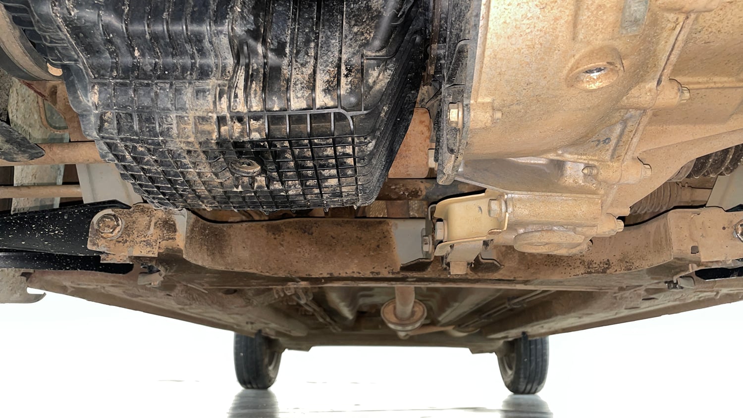 Used 2024 Renault Kwid RXL(O) 1.0 Petrol Manual extra FRONT LEFT UNDERBODY VIEW