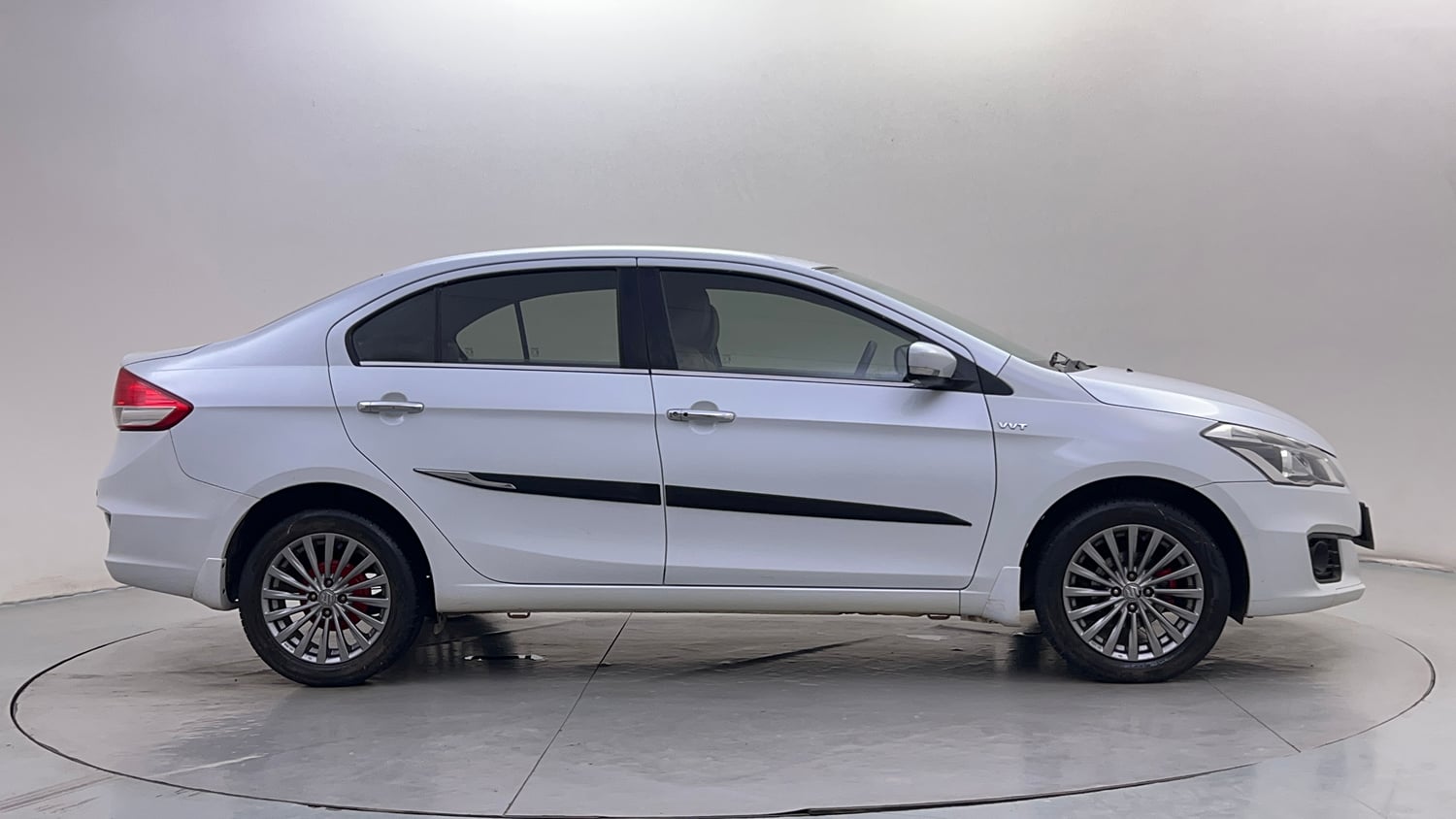 Used 2016 Maruti Suzuki Ciaz ZXI+ Petrol Manual exterior RIGHT SIDE VIEW