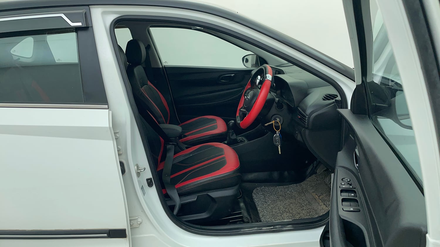 Used 2023 Hyundai i20 Sportz 1.2 MT Dual Tone Petrol Manual interior RIGHT SIDE FRONT DOOR CABIN VIEW