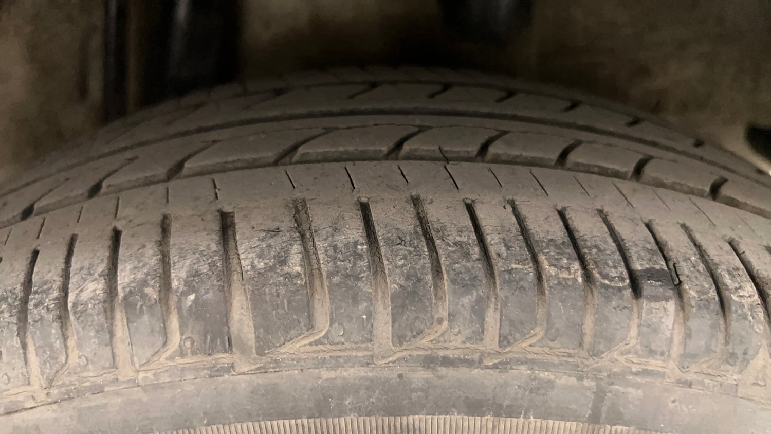 Used 2015 Honda Jazz SV Petrol Petrol Manual tyres LEFT REAR TYRE TREAD VIEW