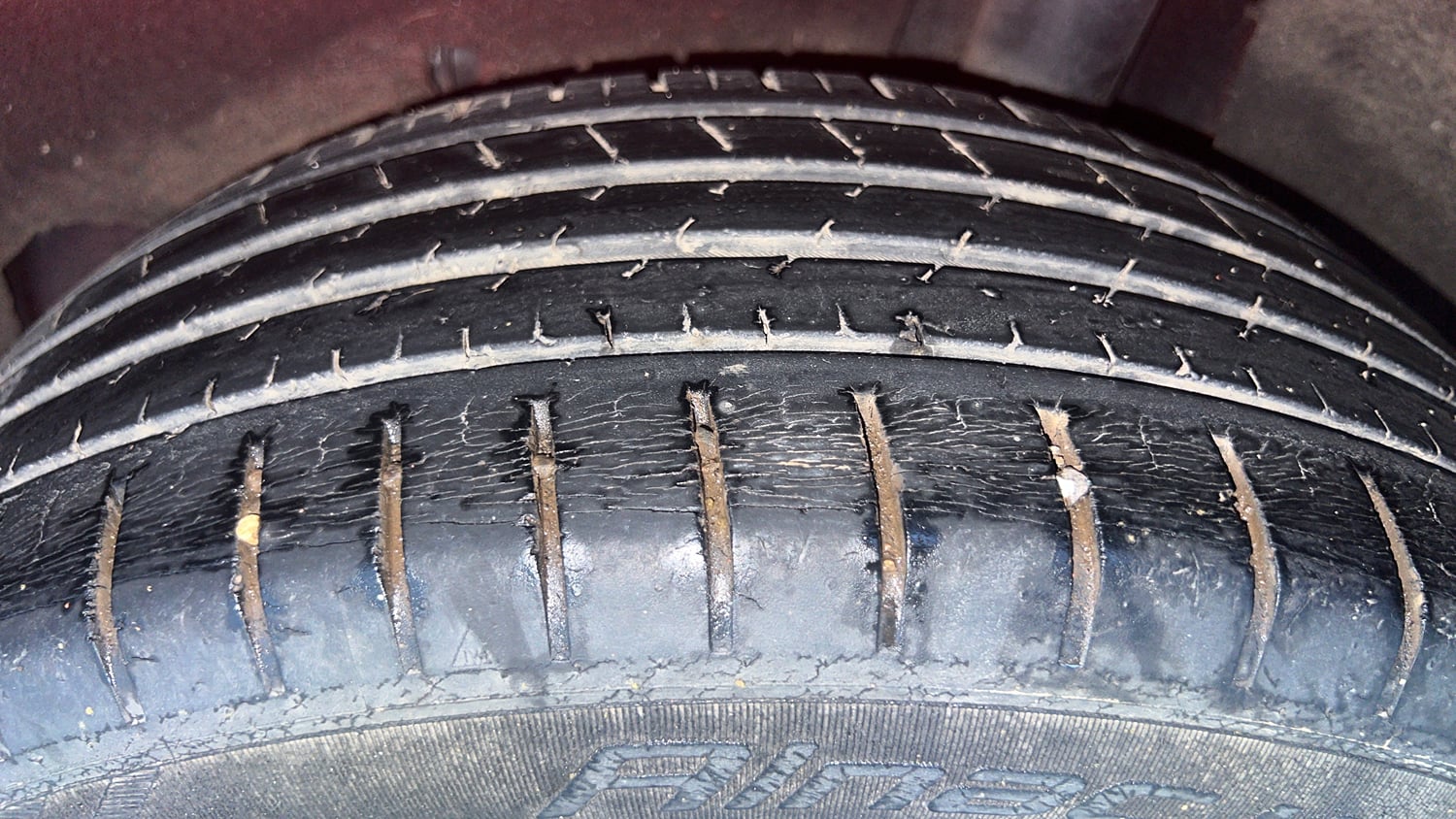 Used 2017 Maruti Suzuki Baleno Zeta 1.2 AT Petrol Automatic tyres LEFT REAR TYRE TREAD VIEW