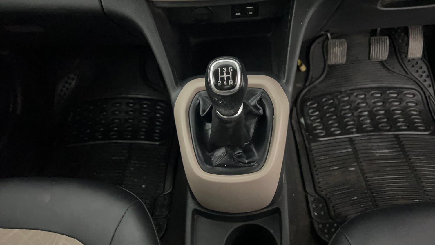 Used 2018 Hyundai Grand i10 Sportz 1.2 Kappa VTVT Petrol Manual interior GEAR  KNOB VIEW