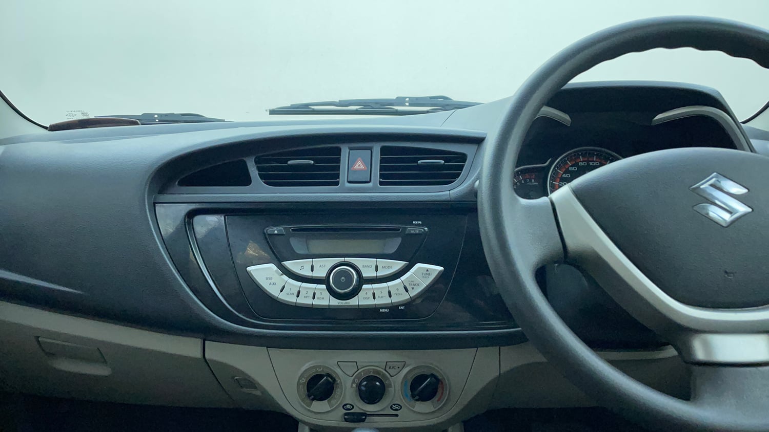 Used 2016 Maruti Suzuki Alto K10 VXi AMT Petrol Automatic interior MUSIC SYSTEM & AC CONTROL VIEW