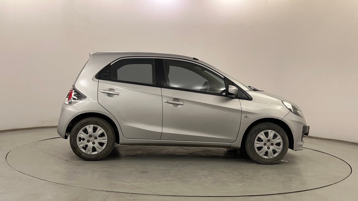 Used 2014 Honda Brio S MT Petrol Manual exterior RIGHT SIDE VIEW