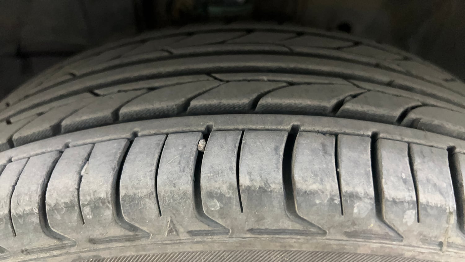 Used 2020 Honda City V Petrol Petrol Manual tyres LEFT FRONT TYRE TREAD VIEW