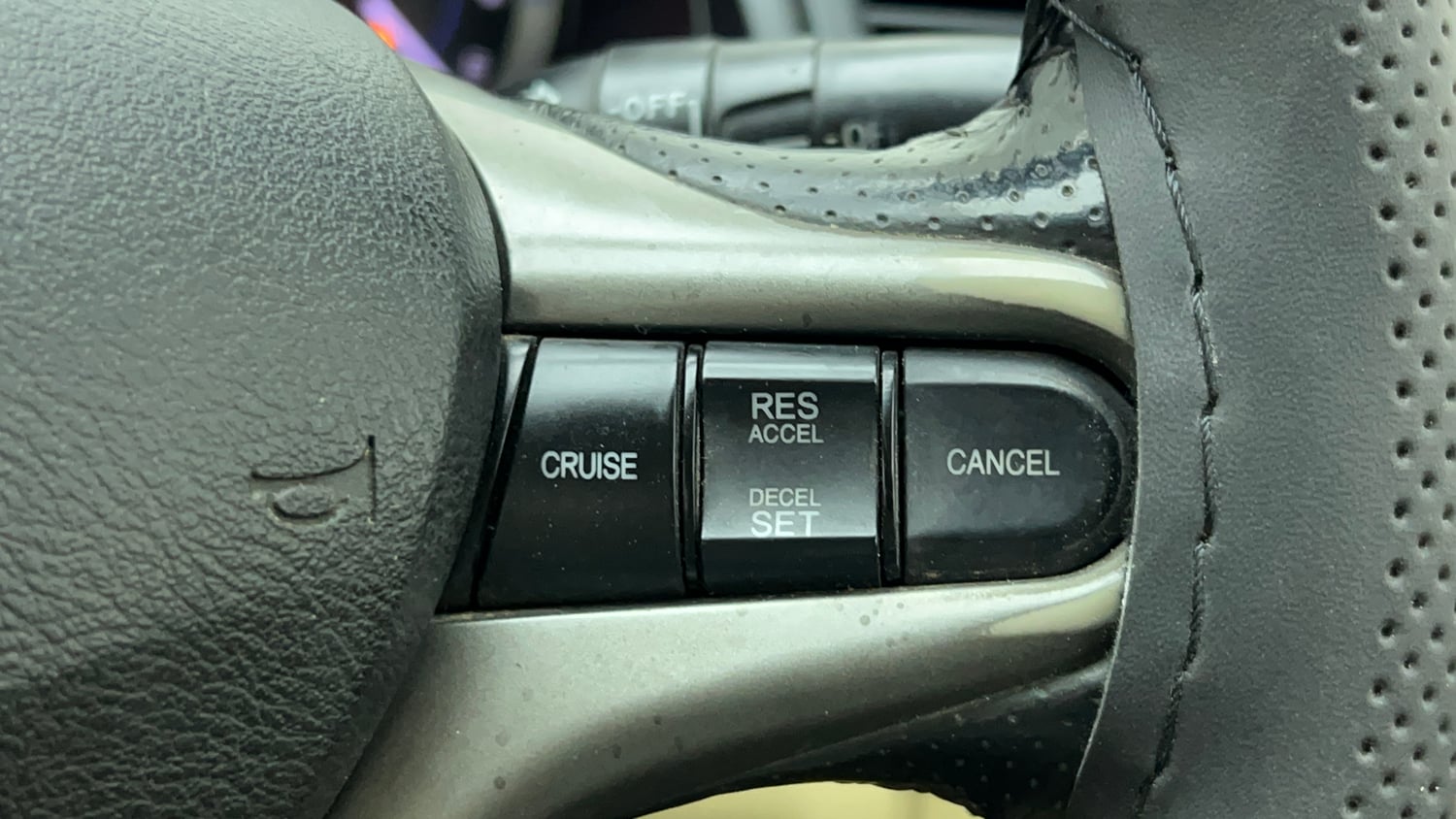 Used 2013 Honda City V MT AVN Petrol Manual top_features Cruise control