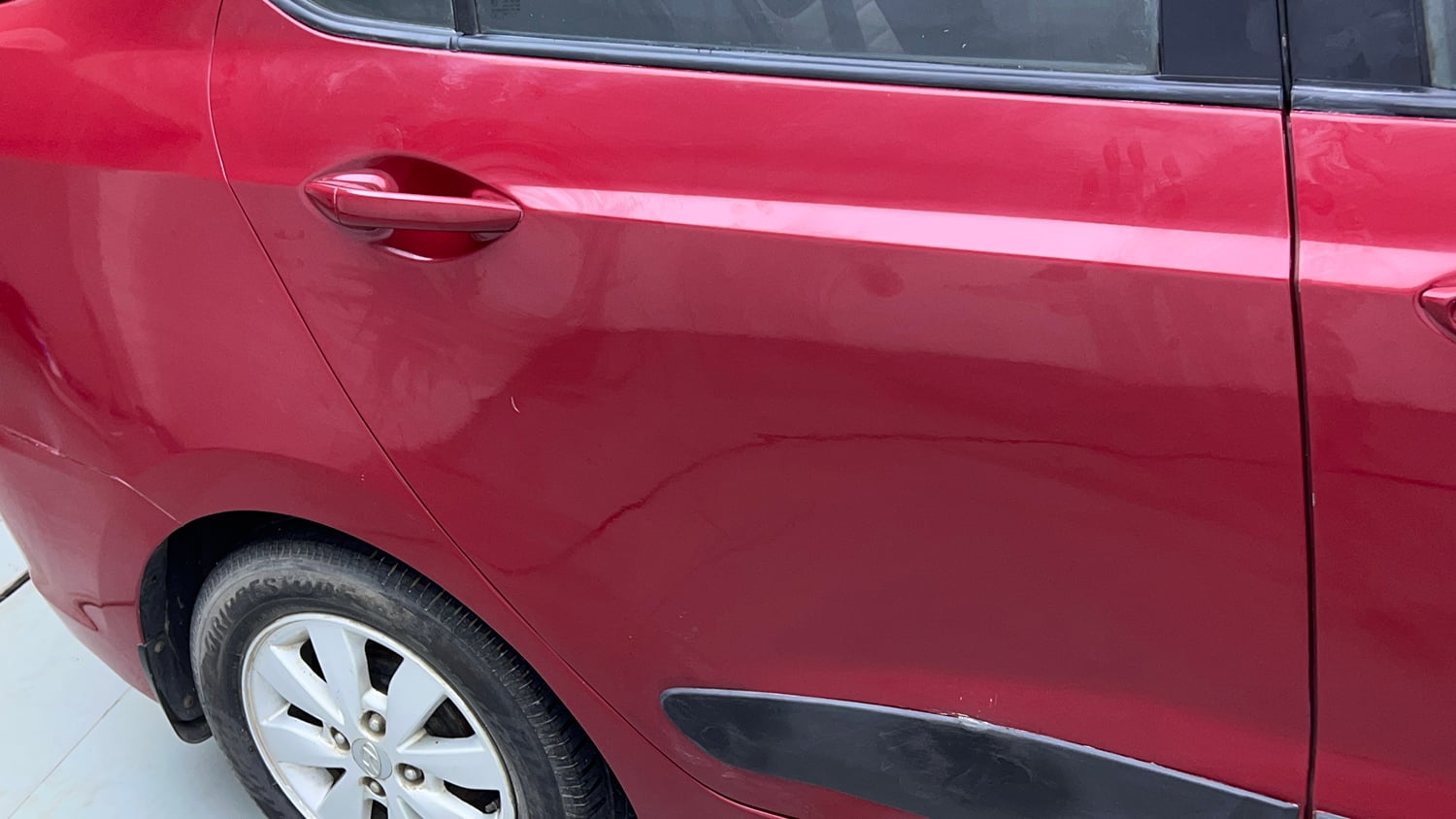 Used 2015 Hyundai Xcent SX 1.2 Petrol Manual dents MINOR SCRATCH
