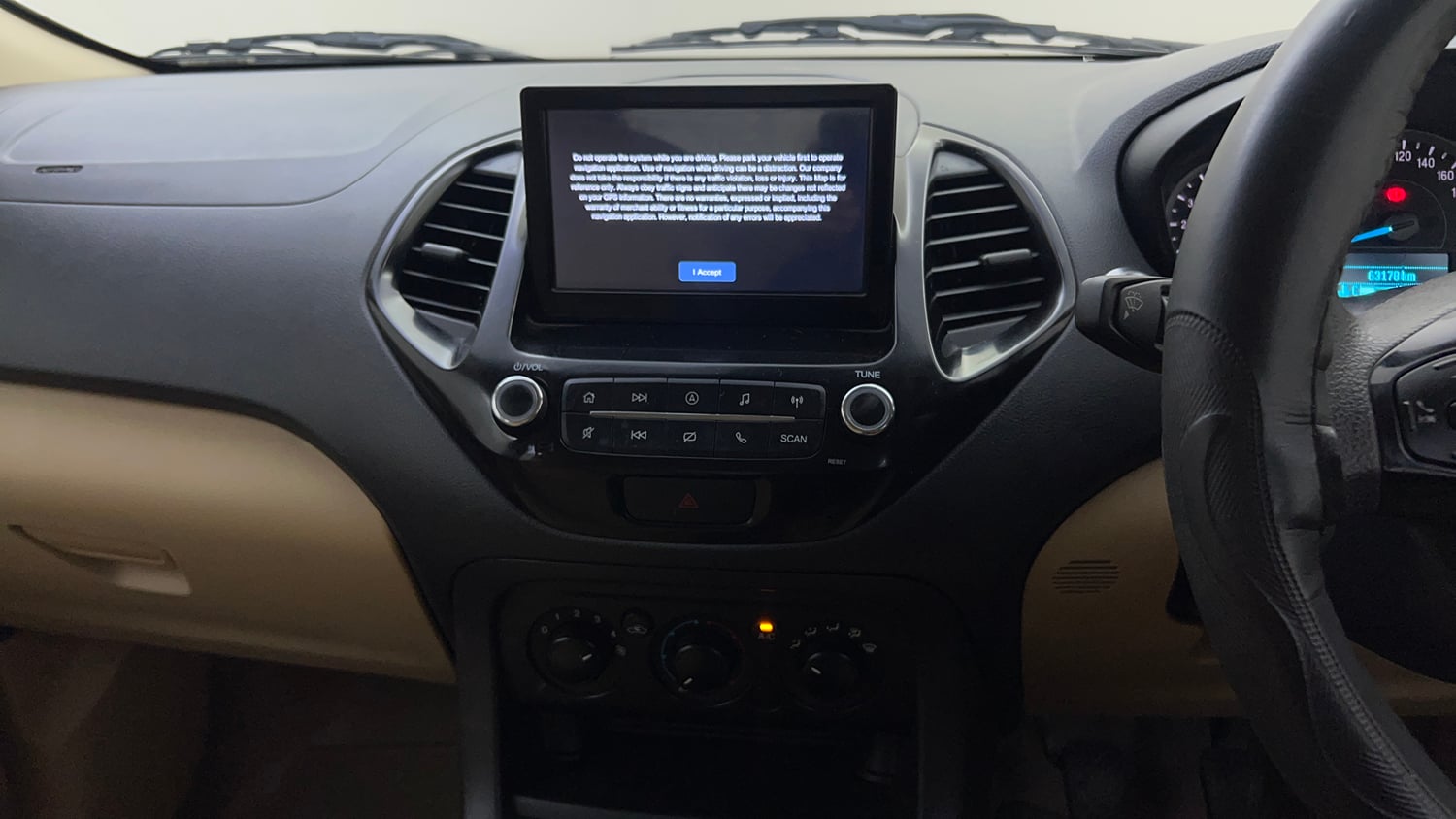 Used 2020 Ford Figo Aspire Titanium1.5 TDCi Diesel Manual top_features Integrated (in-dash) music system