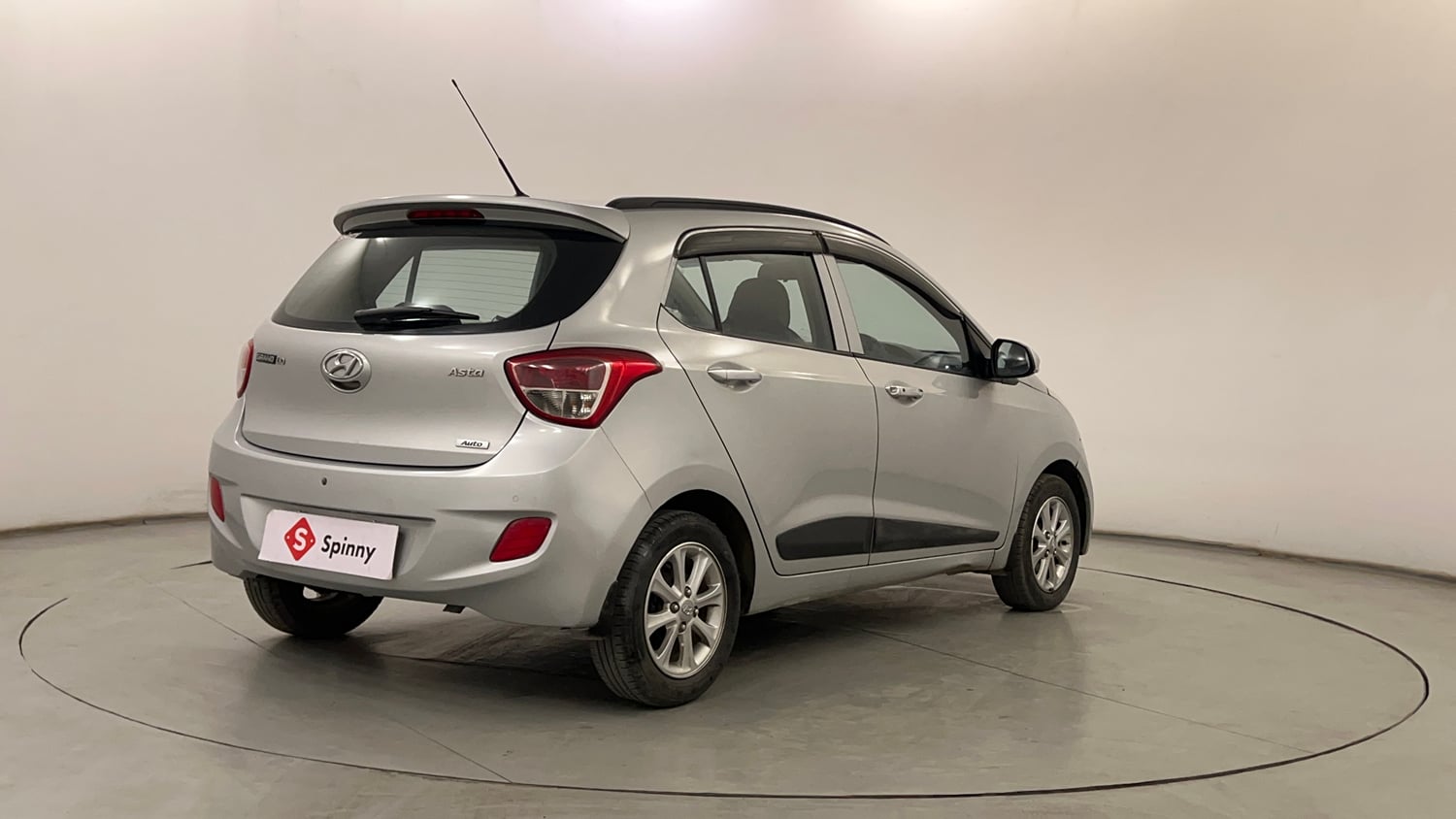 Used 2016 Hyundai Grand i10 Asta AT 1.2 Kappa VTVT Petrol Automatic exterior RIGHT REAR CORNER VIEW