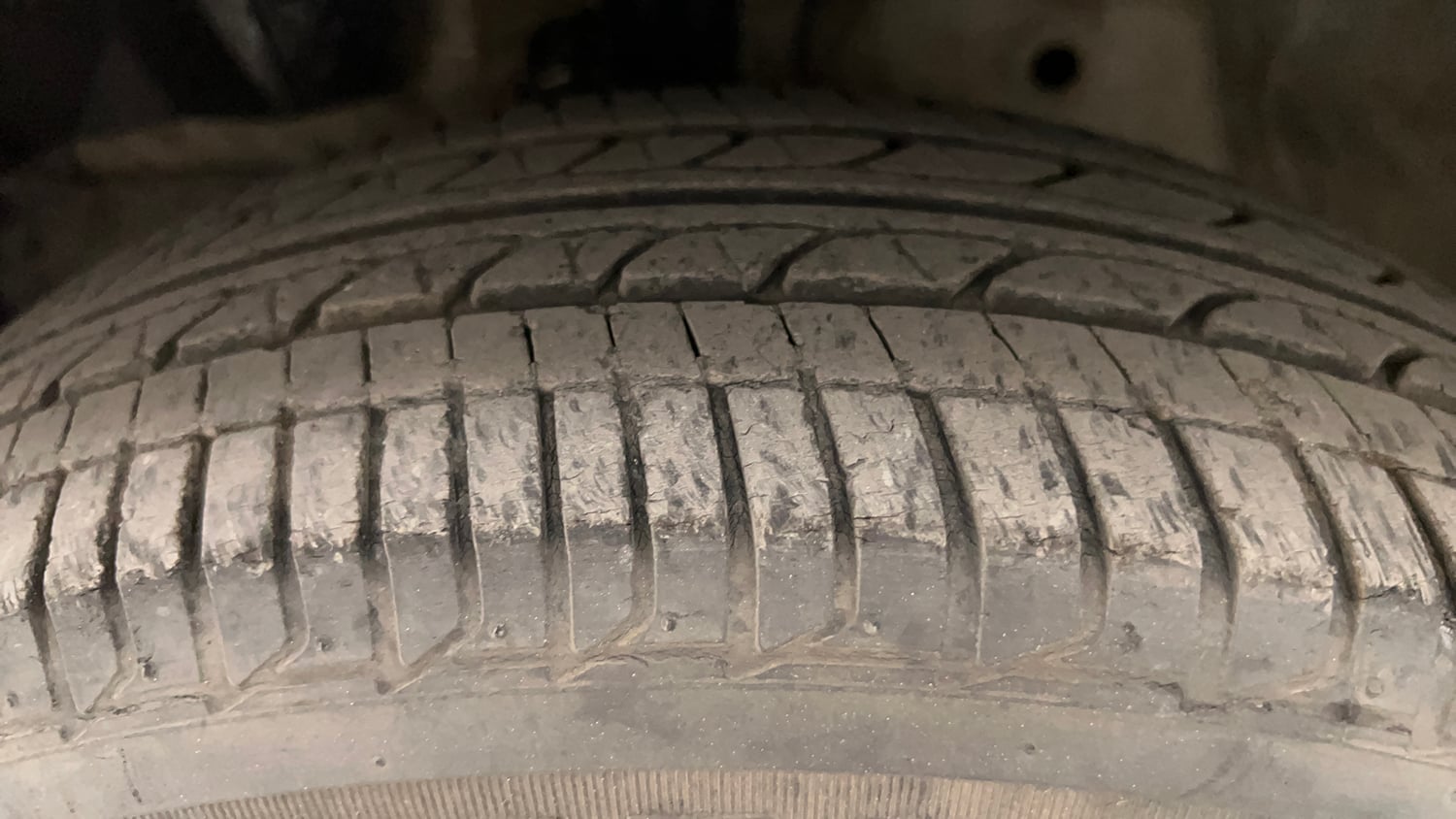 Used 2015 Honda Jazz SV Petrol Petrol Manual tyres LEFT FRONT TYRE TREAD VIEW