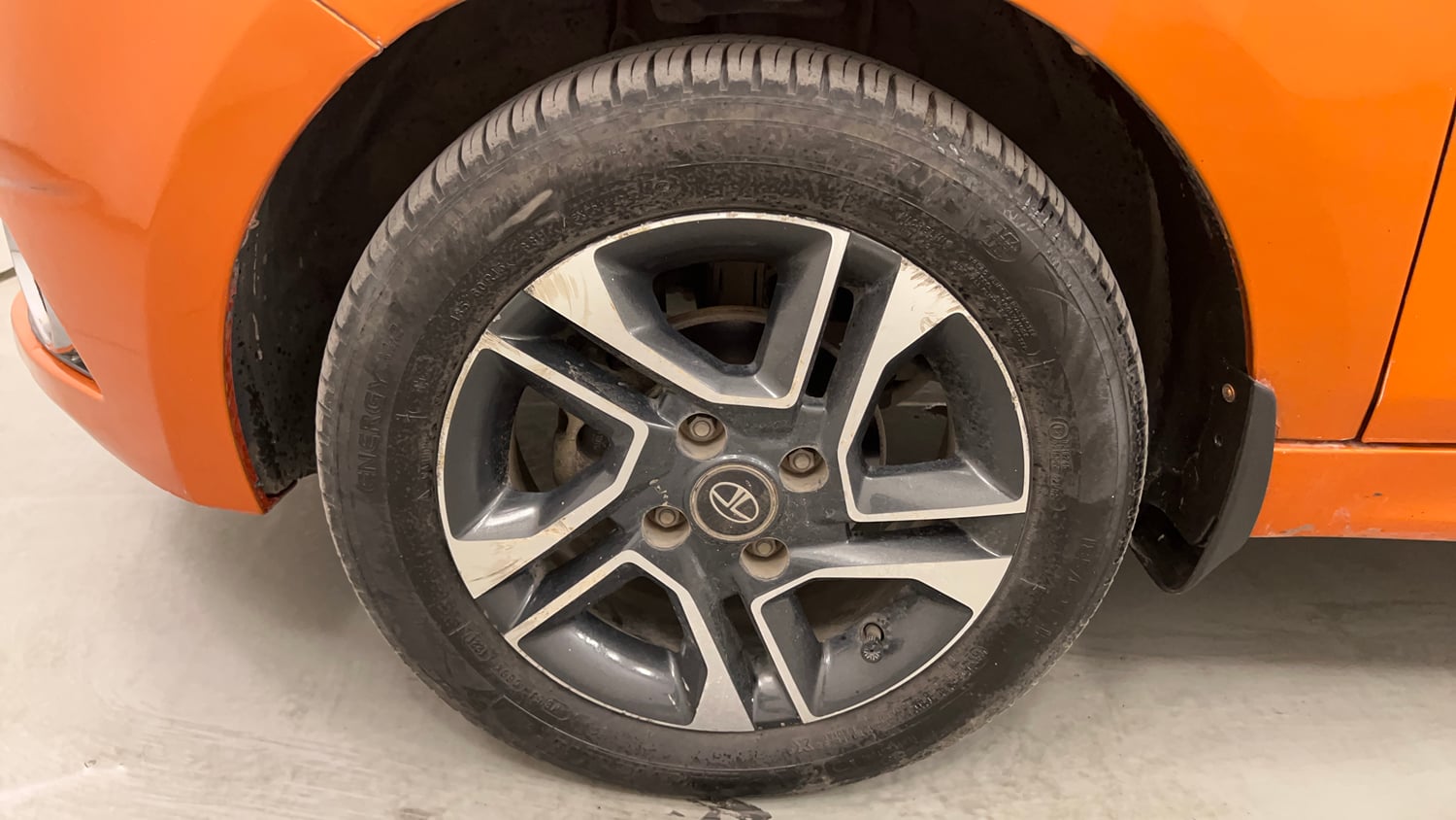 Used 2019 Tata Tiago Revotron XZA Plus Petrol Automatic tyres LEFT FRONT TYRE RIM VIEW