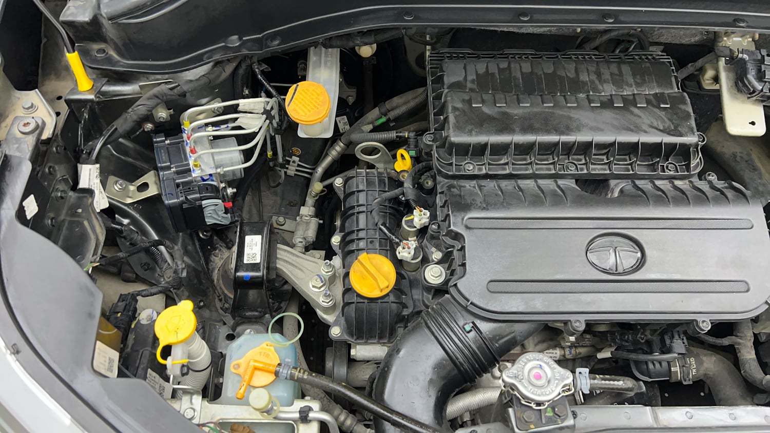Used 2023 Tata Punch Pure MT Petrol Manual engine ENGINE RIGHT SIDE VIEW