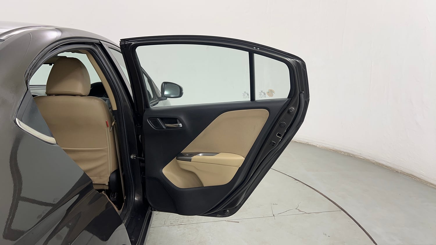 Used 2016 Honda City V Petrol Manual interior RIGHT REAR DOOR OPEN VIEW