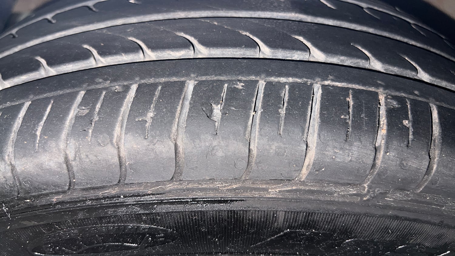 Used 2022 Hyundai Grand i10 Nios Sportz 1.2 Kappa VTVT Petrol Manual tyres LEFT FRONT TYRE TREAD VIEW