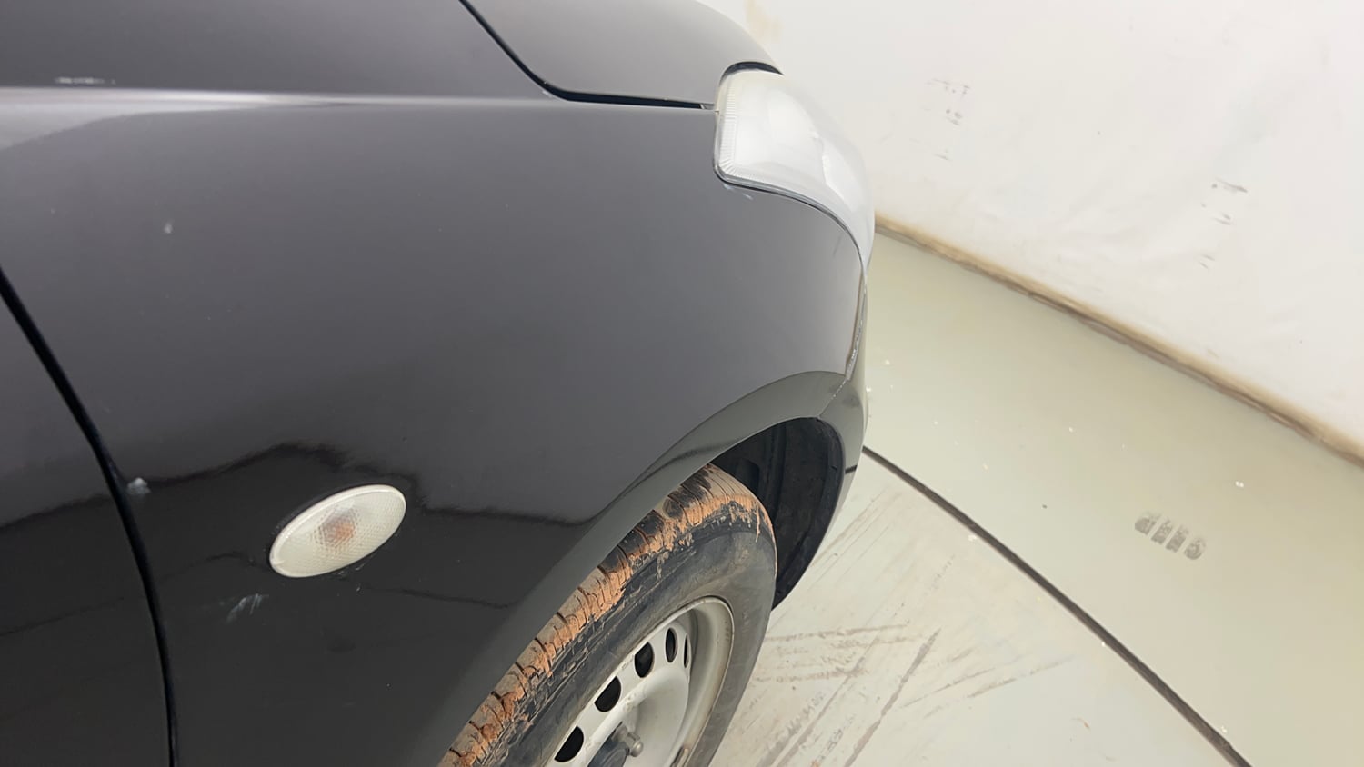 Used 2015 Maruti Suzuki Swift LXi Petrol Manual dents MINOR SCRATCH