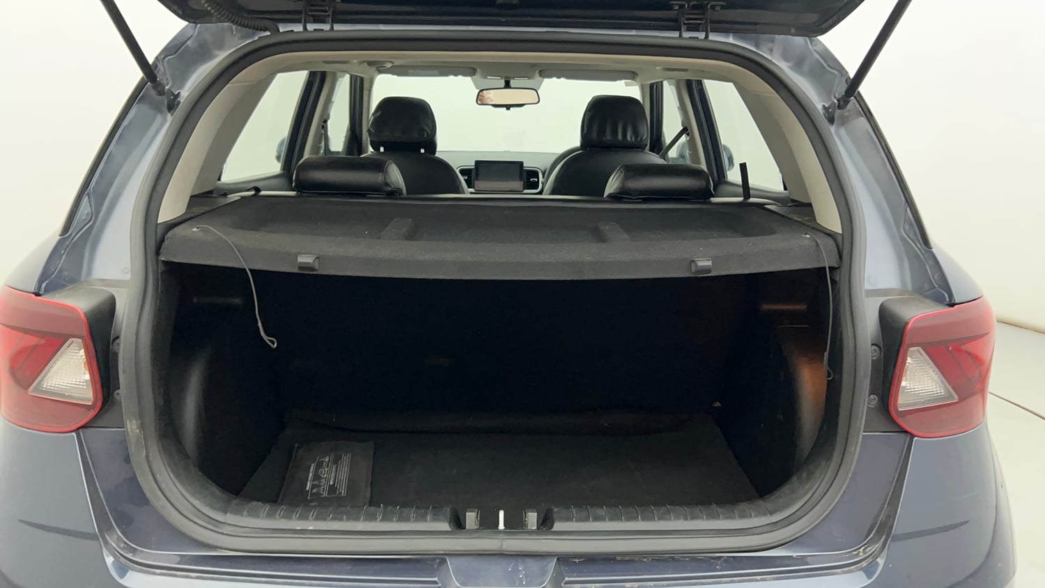Used 2019 Hyundai Venue SX Plus 1.0 Turbo DCT Petrol Automatic interior DICKY INSIDE VIEW