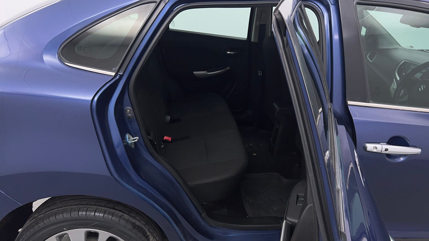 Used 2018 Maruti Suzuki Baleno Zeta 1.3 Diesel Manual interior RIGHT SIDE REAR DOOR CABIN VIEW