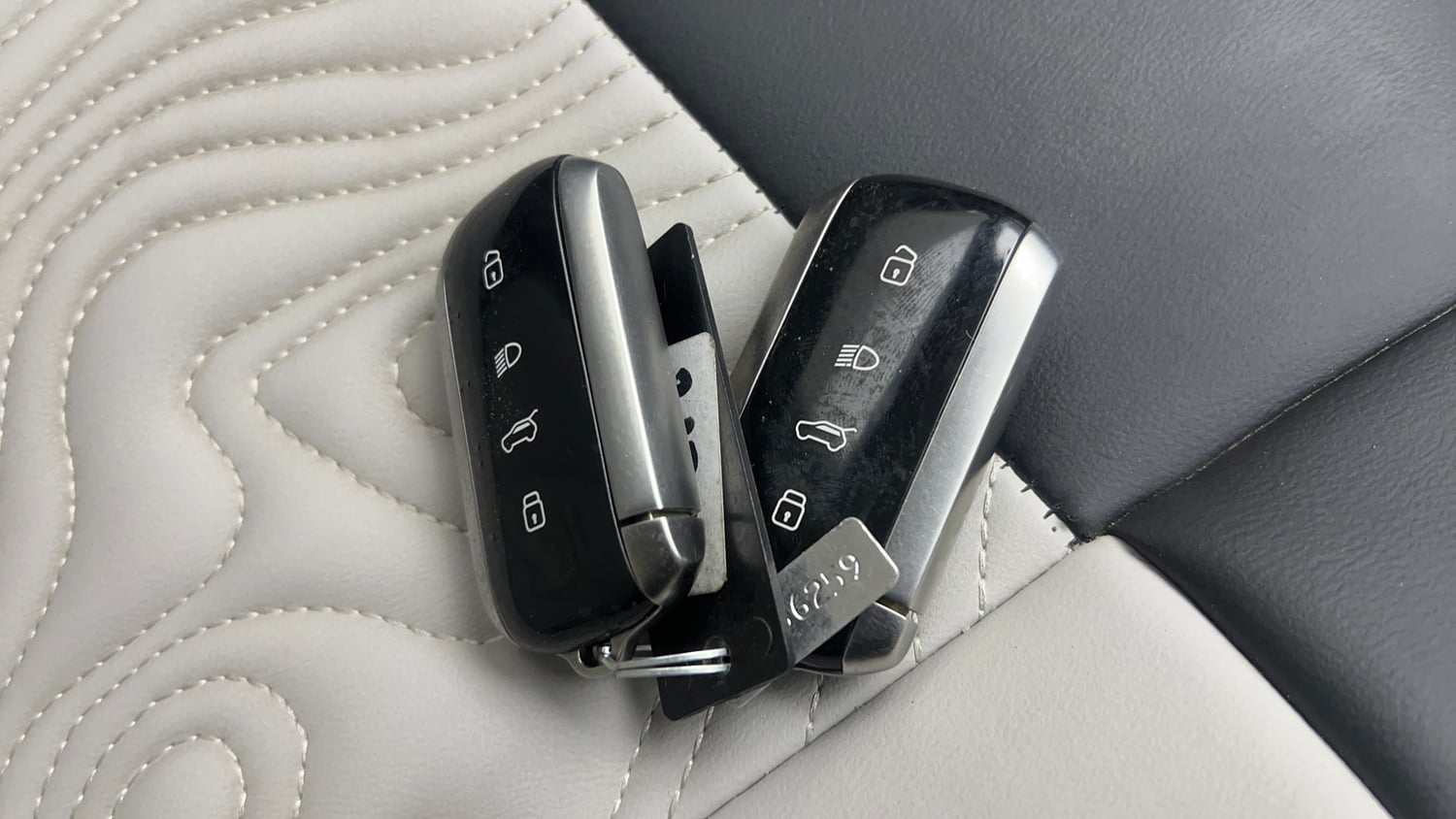 Used 2026 Tata Sierra Pure P MT Petrol Petrol Manual extra CAR KEY VIEW