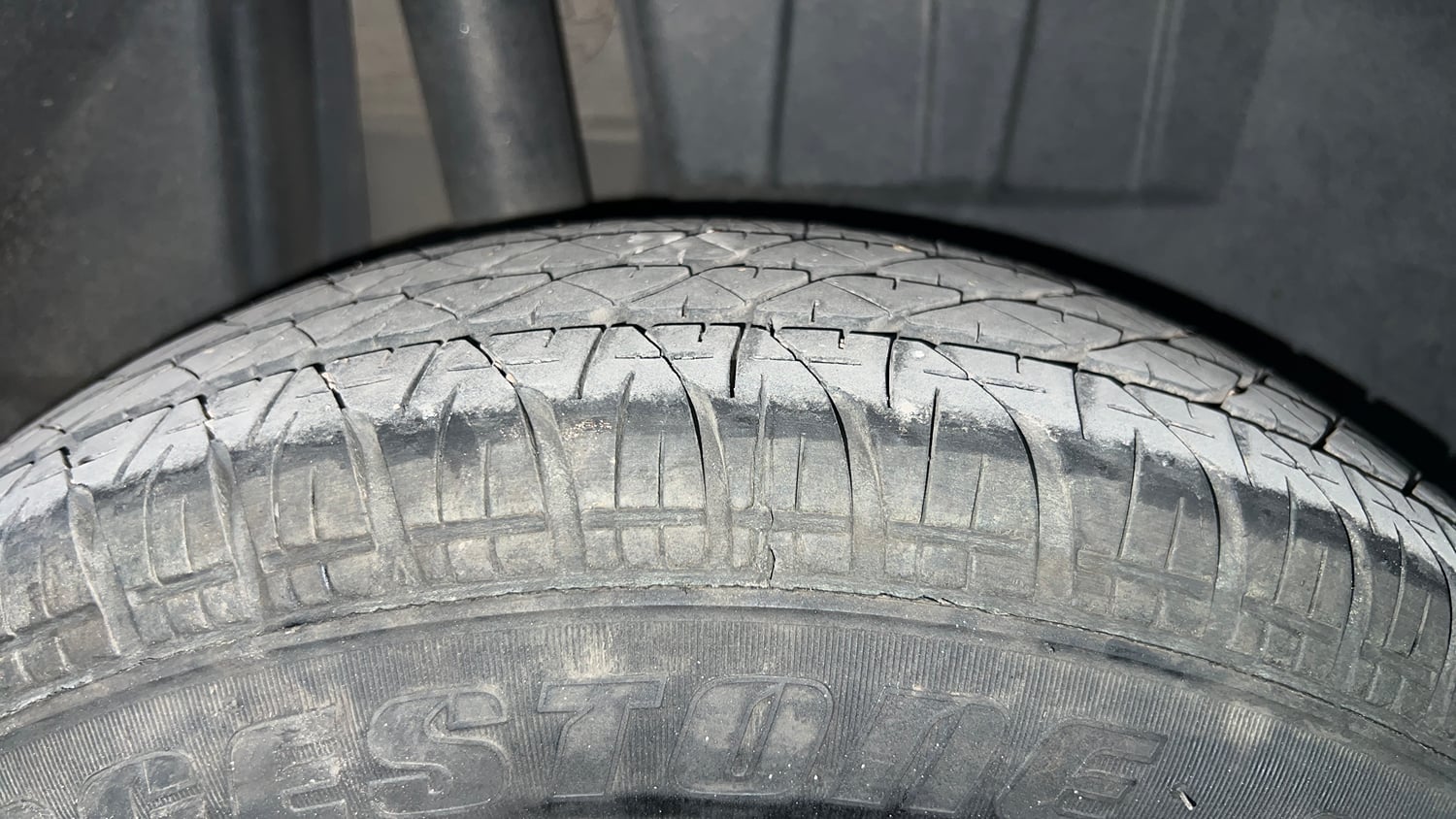 Used 2020 Maruti Suzuki Dzire VXi AMT Petrol Automatic tyres RIGHT REAR TYRE TREAD VIEW