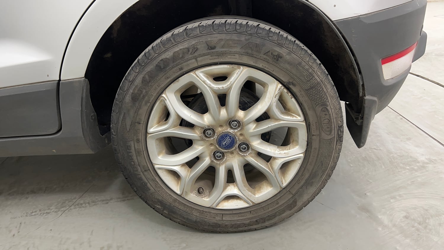 Used 2017 Ford EcoSport Titanium 1.5L Ti-VCT AT Petrol Automatic tyres LEFT REAR TYRE RIM VIEW