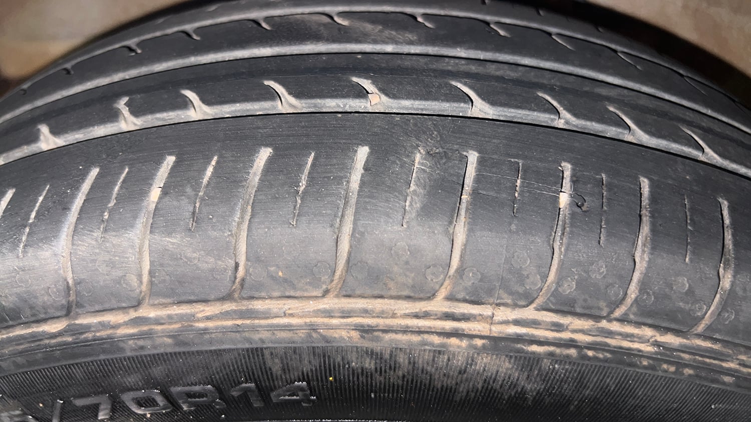 Used 2022 Hyundai Grand i10 Nios Sportz 1.2 Kappa VTVT Petrol Manual tyres RIGHT REAR TYRE TREAD VIEW