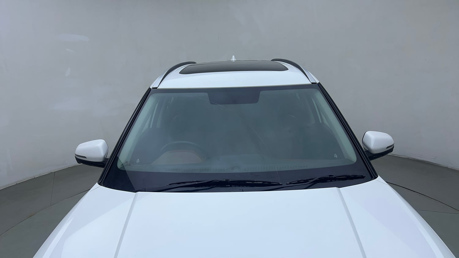 Used 2022 Hyundai Alcazar Signature (O) 6 STR 1.5 Diesel AT Diesel Automatic exterior FRONT WINDSHIELD VIEW