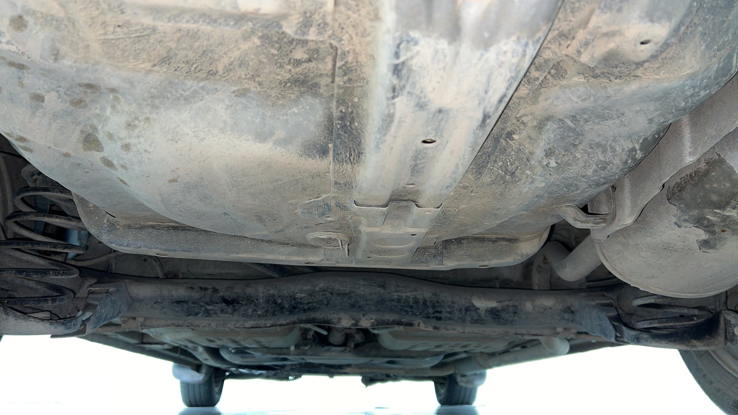 Used 2013 Honda City V MT AVN Petrol Manual extra REAR UNDERBODY VIEW (TAKEN FROM REAR)