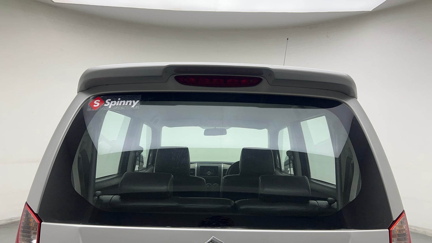 Used 2015 Maruti Suzuki Wagon R LXI Petrol Manual exterior BACK WINDSHIELD VIEW