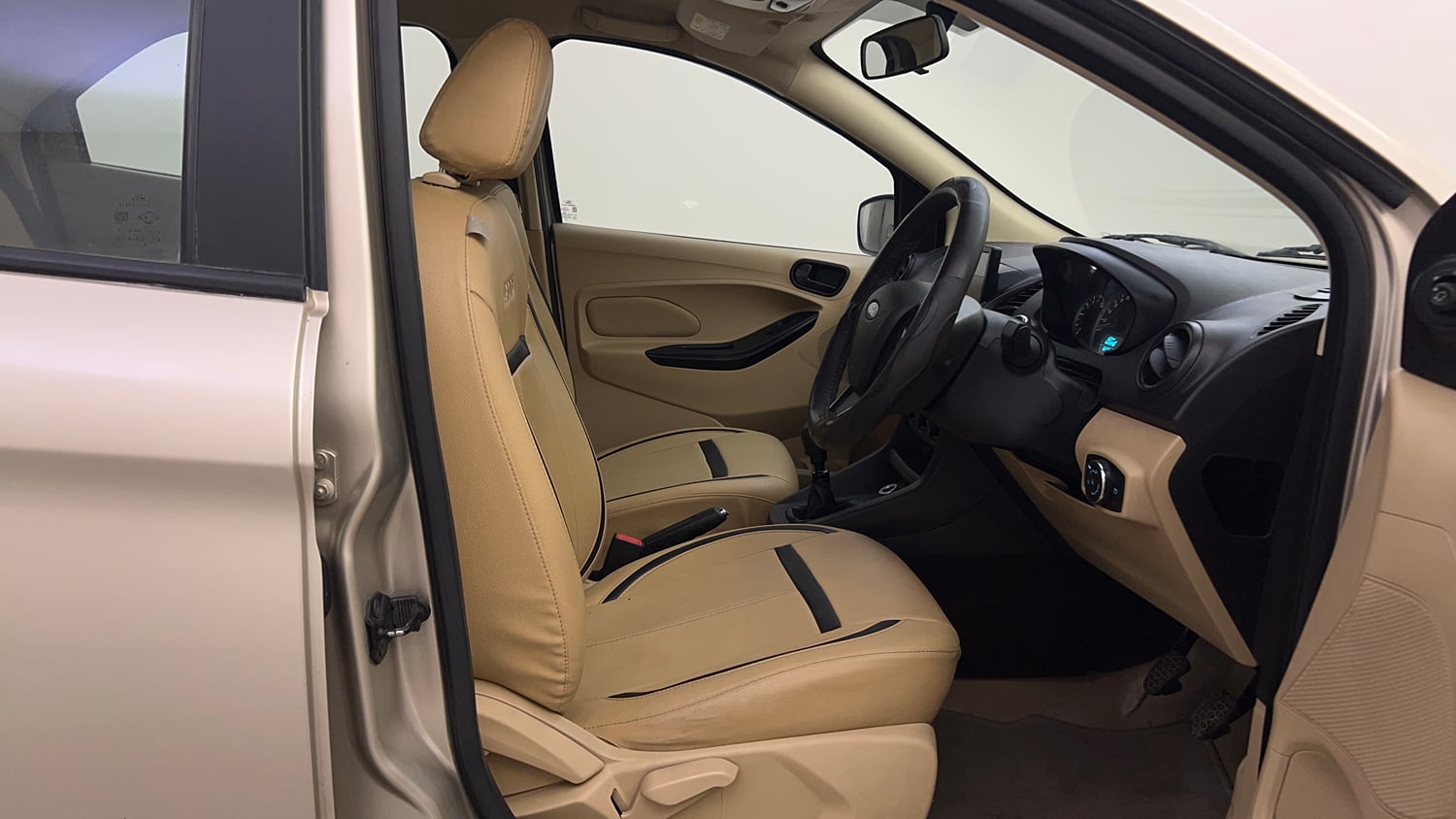 Used 2020 Ford Figo Aspire Titanium1.5 TDCi Diesel Manual interior RIGHT SIDE FRONT DOOR CABIN VIEW