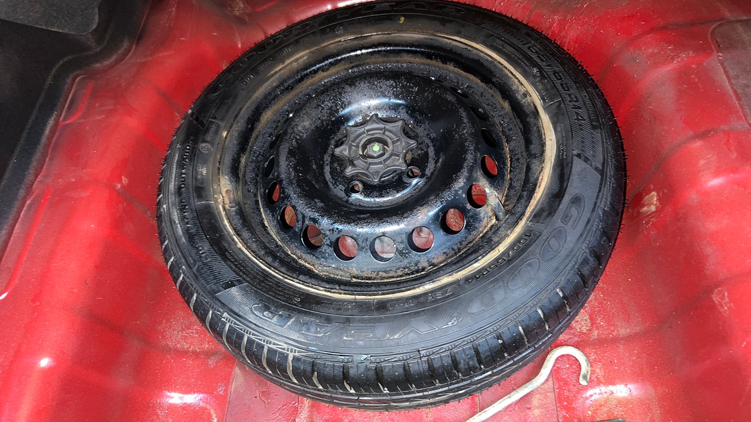 Used 2015 Hyundai Xcent SX 1.2 Petrol Manual tyres SPARE TYRE VIEW