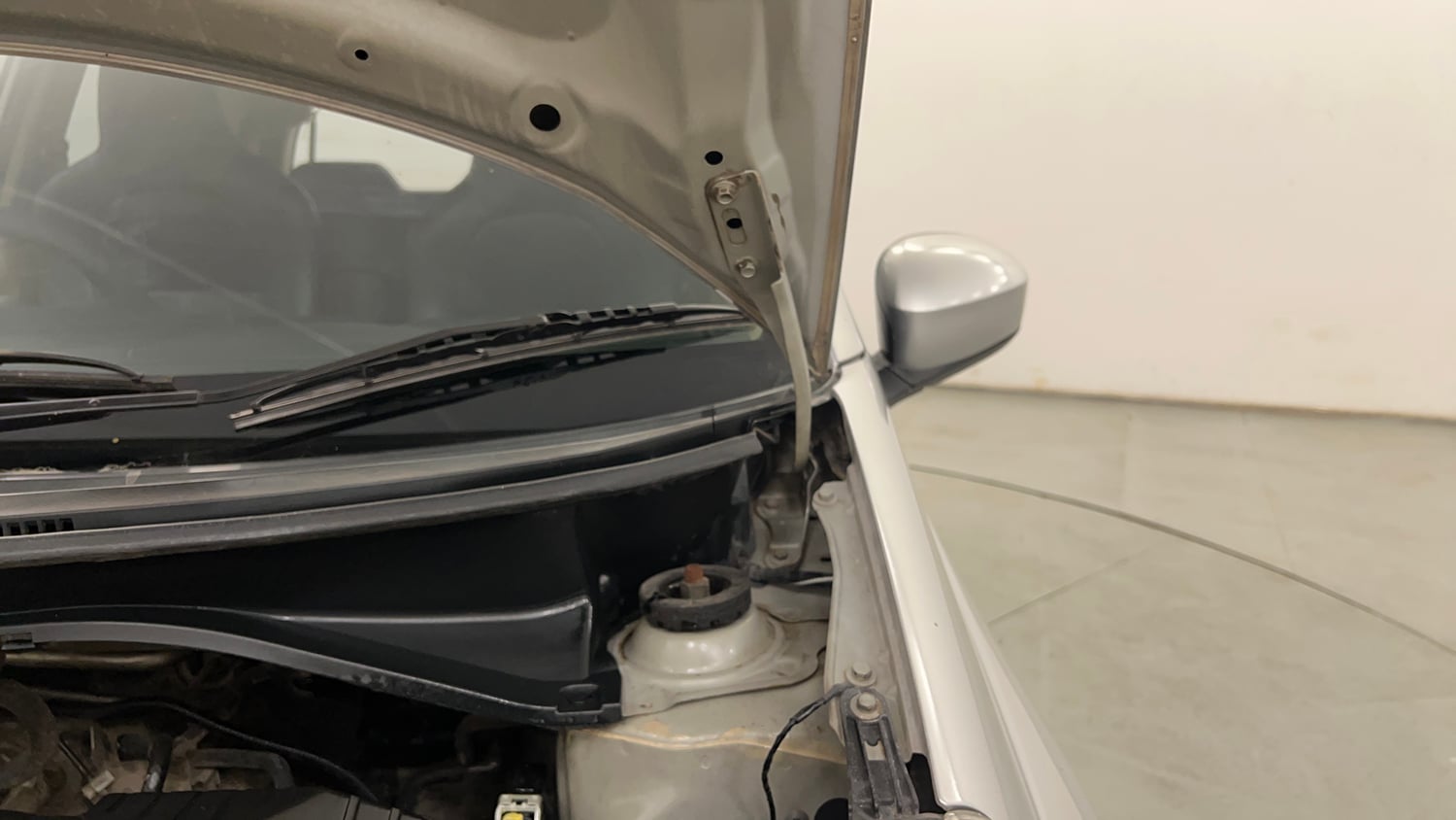 Used 2014 Honda Brio S MT Petrol Manual engine ENGINE LEFT SIDE HINGE & APRON VIEW