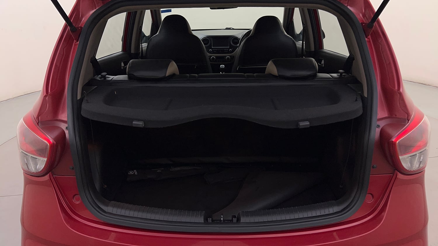 Used 2019 Hyundai Grand i10 Asta 1.2 Kappa VTVT Petrol Manual interior DICKY INSIDE VIEW
