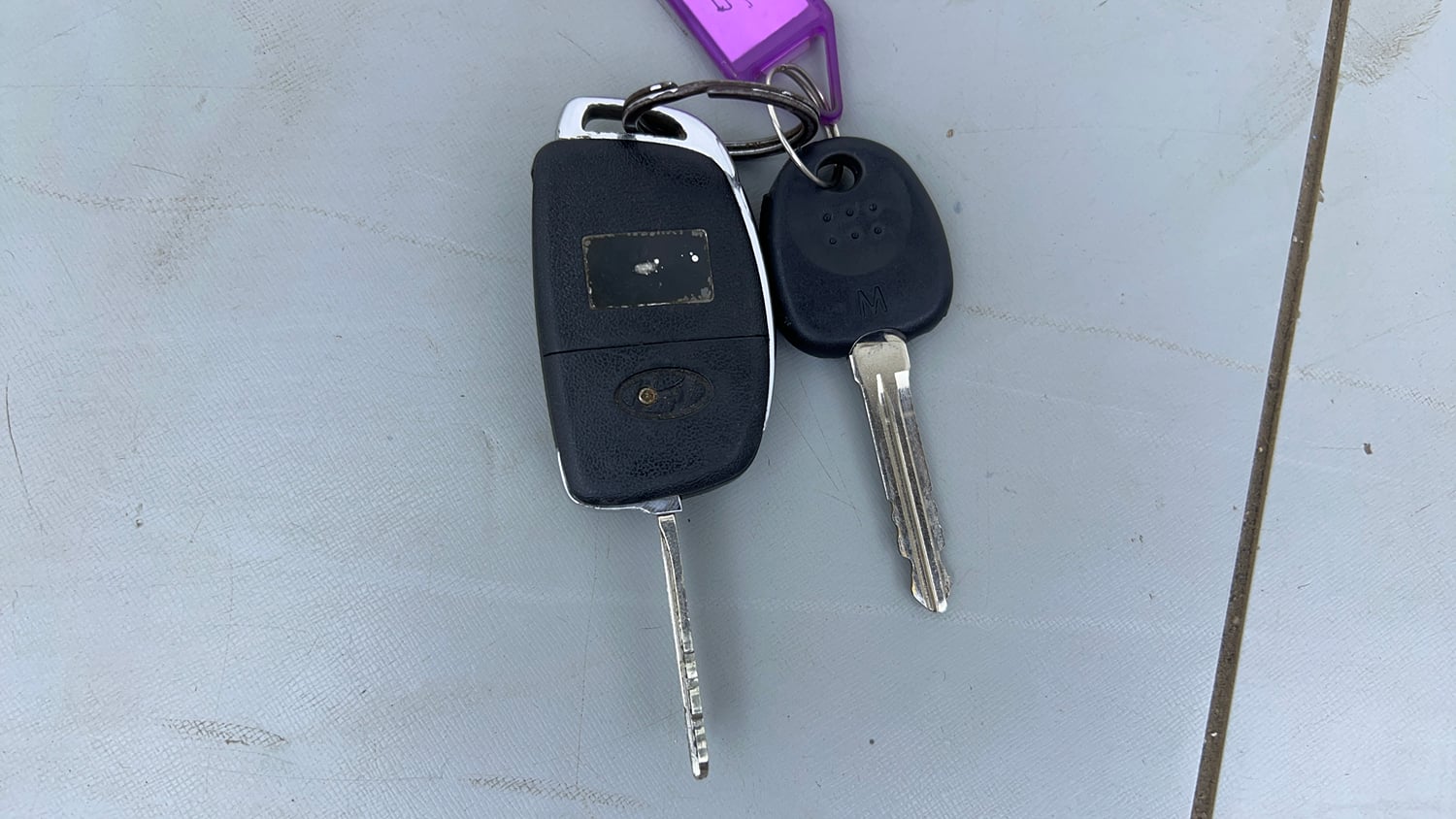 Used 2015 Hyundai Xcent SX 1.2 Petrol Manual extra CAR KEY VIEW