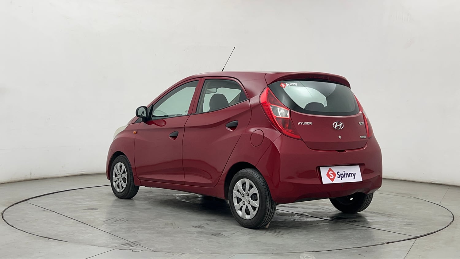 Used 2015 Hyundai Eon Magna Petrol Manual exterior LEFT REAR CORNER VIEW