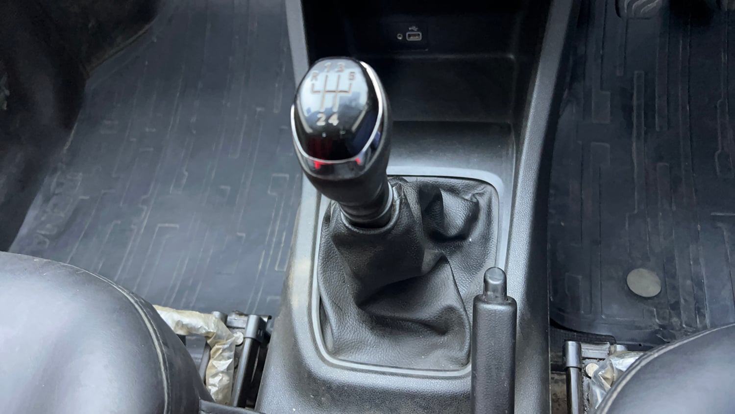 Used 2020 Renault Triber RXT Petrol Manual interior GEAR  KNOB VIEW