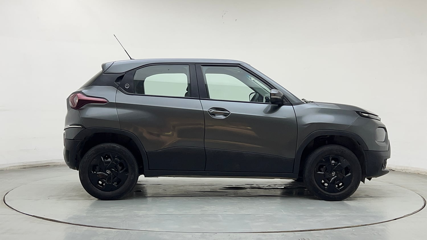 Used 2023 Tata Punch Adventure Rhythm iCNG Cng Manual exterior RIGHT SIDE VIEW