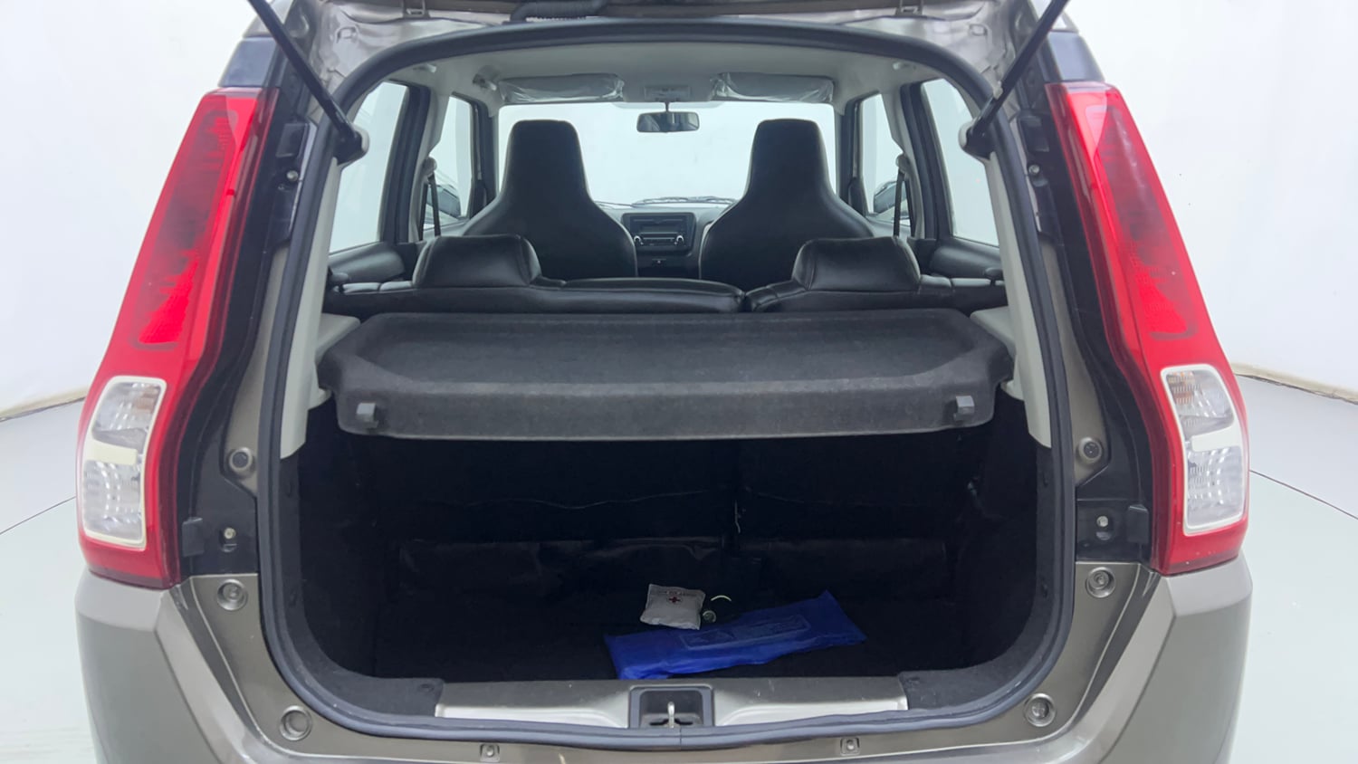 Used 2021 Maruti Suzuki Wagon R 1.0 VXi 1.0 Petrol Manual interior DICKY INSIDE VIEW