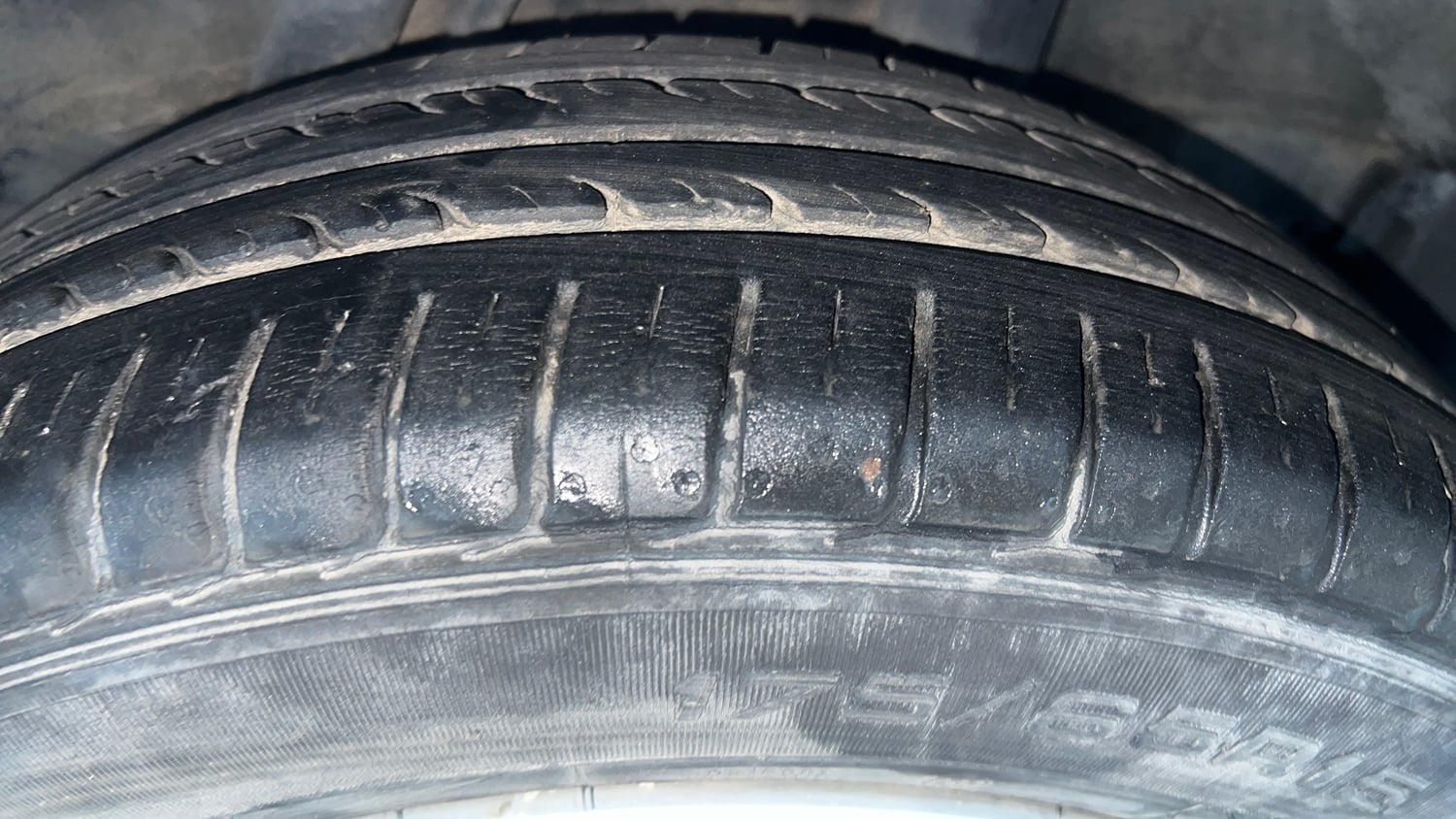 Used 2017 Honda City V Petrol Manual tyres LEFT REAR TYRE TREAD VIEW