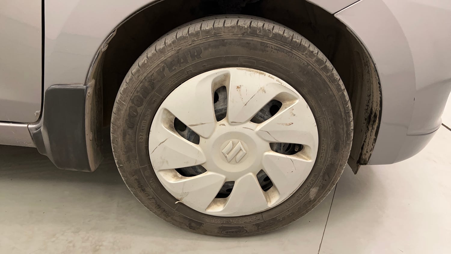 Used 2015 Maruti Suzuki Celerio VXi AMT Petrol Automatic tyres RIGHT FRONT TYRE RIM VIEW