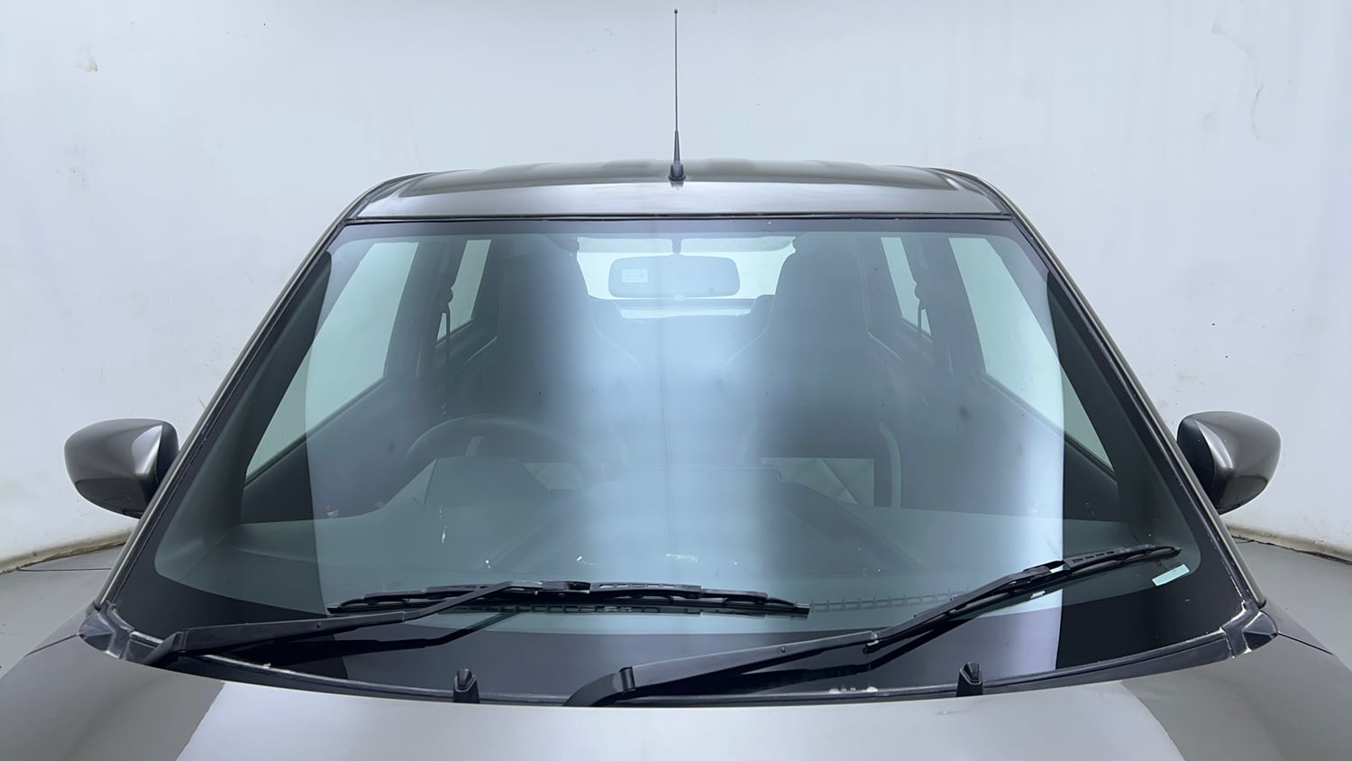 Used 2021 Maruti Suzuki Wagon R 1.0 VXi 1.0 Petrol Manual exterior FRONT WINDSHIELD VIEW