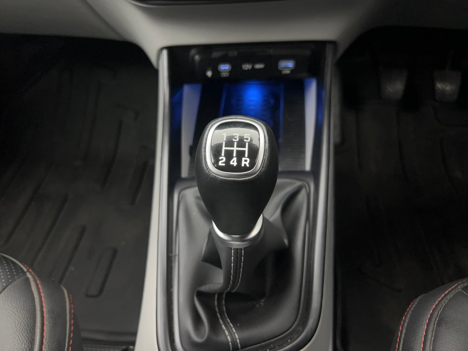 Used 2025 Hyundai New i20 Asta (O) 1.2 MT Petrol Manual interior GEAR  KNOB VIEW