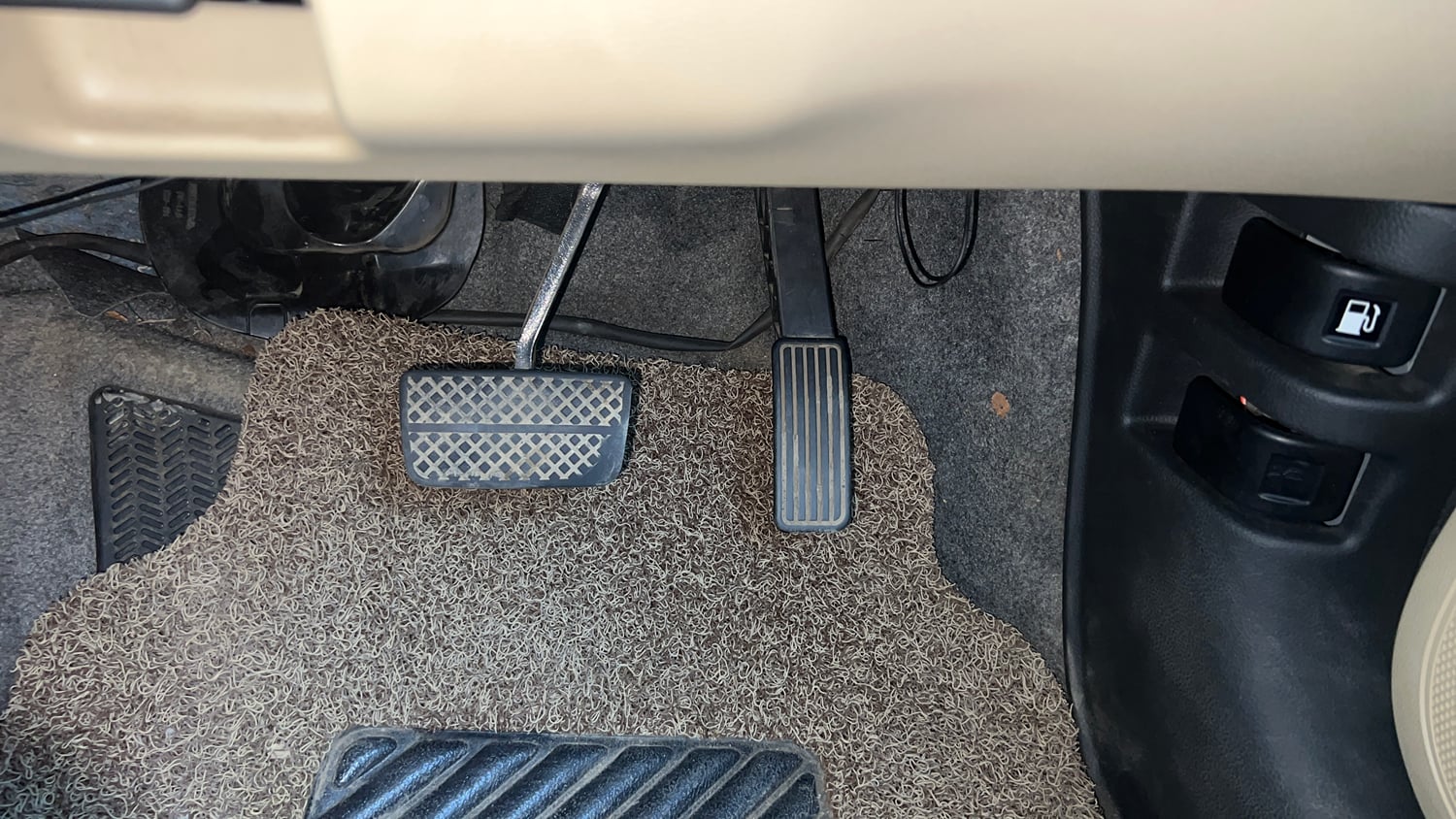 Used 2019 Honda Amaze 1.2 V CVT Petrol Petrol Automatic interior PEDALS VIEW