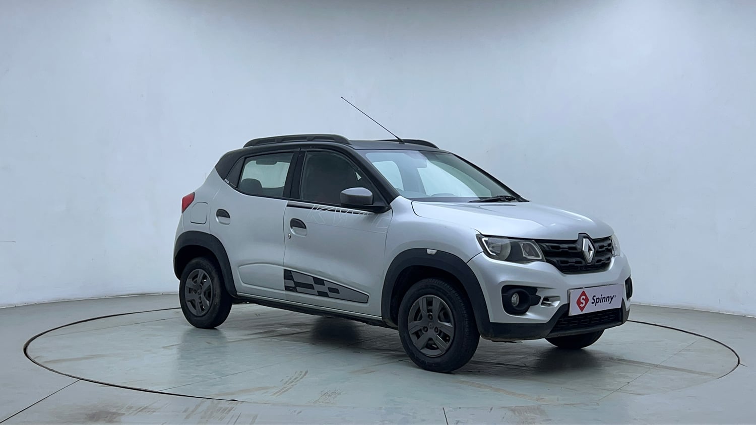 Used 2016 Renault Kwid 1.0 RXT Petrol Manual exterior RIGHT FRONT CORNER VIEW