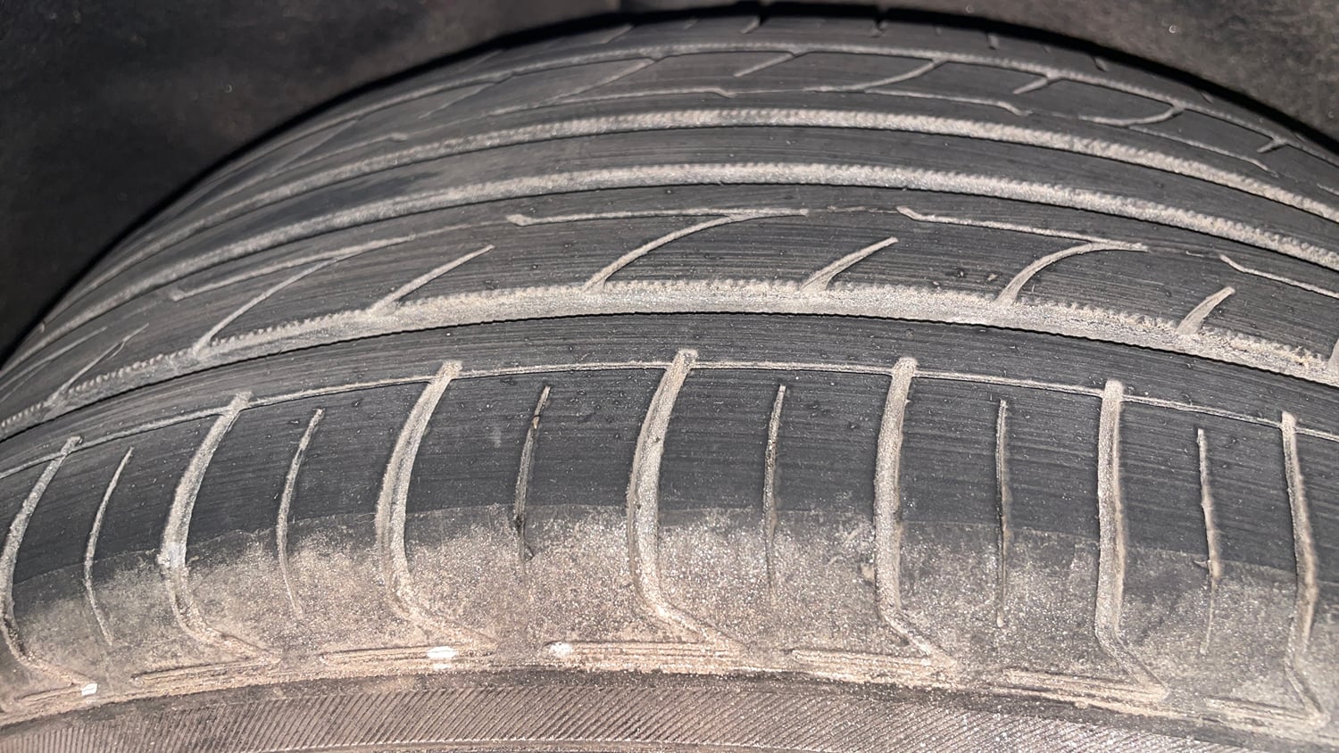 Used 2017 Ford EcoSport Titanium 1.5L TDCi Diesel Manual tyres RIGHT REAR TYRE TREAD VIEW