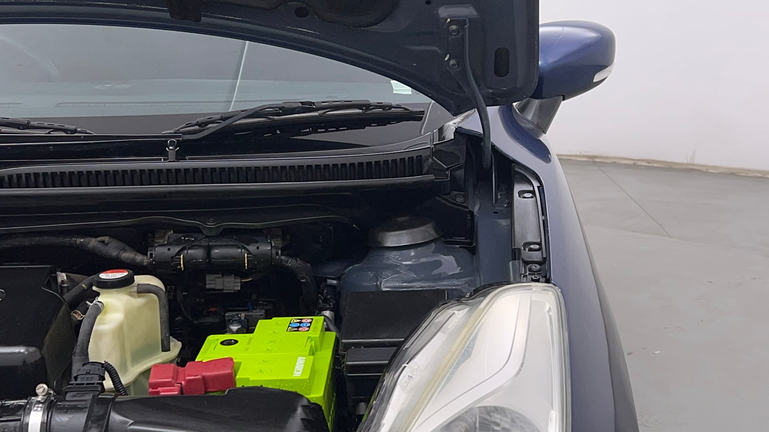 Used 2018 Maruti Suzuki Baleno Zeta 1.3 Diesel Manual engine ENGINE LEFT SIDE HINGE & APRON VIEW