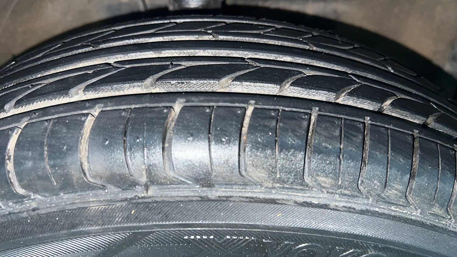 Used 2015 Maruti Suzuki Wagon R LXI Petrol Manual tyres RIGHT FRONT TYRE TREAD VIEW