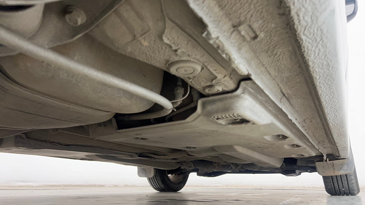 Used 2014 Volkswagen Vento Highline Diesel Diesel Manual extra REAR RIGHT UNDERBODY VIEW