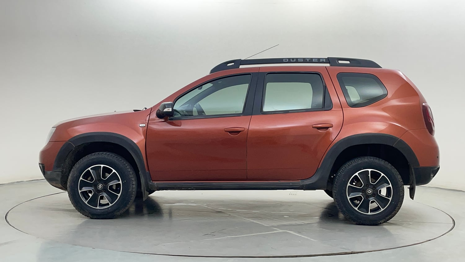 Used 2016 Renault Duster 85 PS RXS 4X2 MT Diesel Diesel Manual exterior LEFT SIDE VIEW