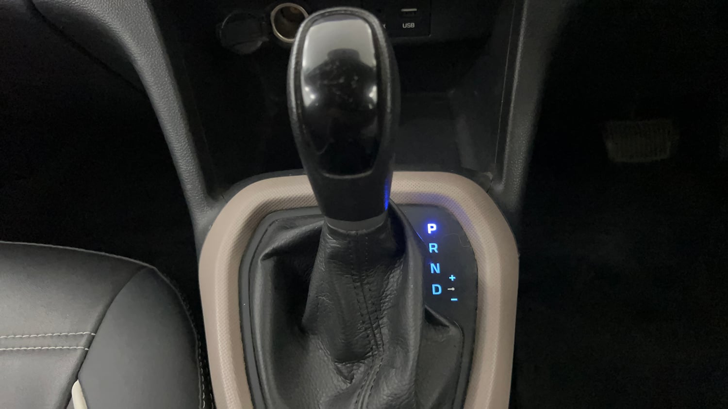 Used 2016 Hyundai Grand i10 Asta AT 1.2 Kappa VTVT Petrol Automatic interior GEAR  KNOB VIEW