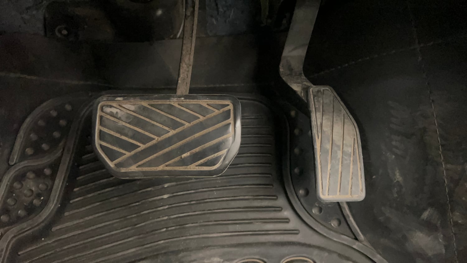 Used 2015 Maruti Suzuki Celerio VXi AMT Petrol Automatic interior PEDALS VIEW